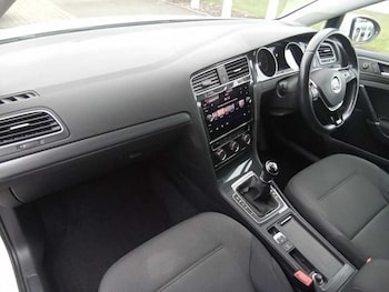 Used Volkswagen Golf 2019 for sale - 77578375: Photo