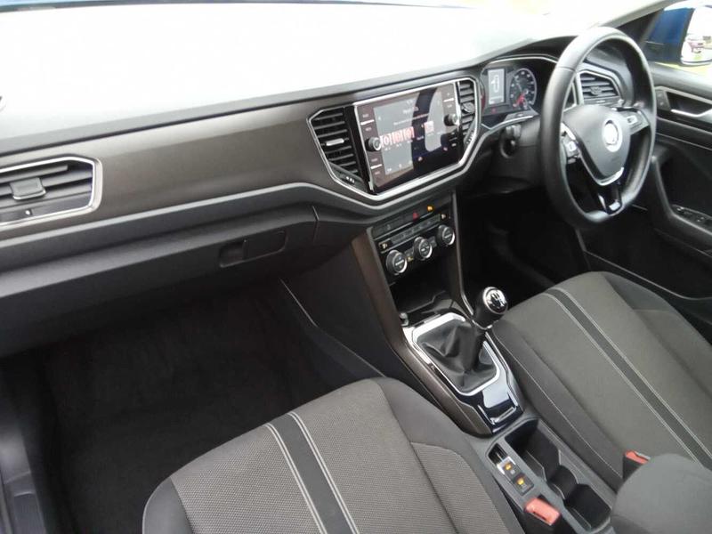 Used Volkswagen T-Roc 2019 for sale - 76433852: Photo 2