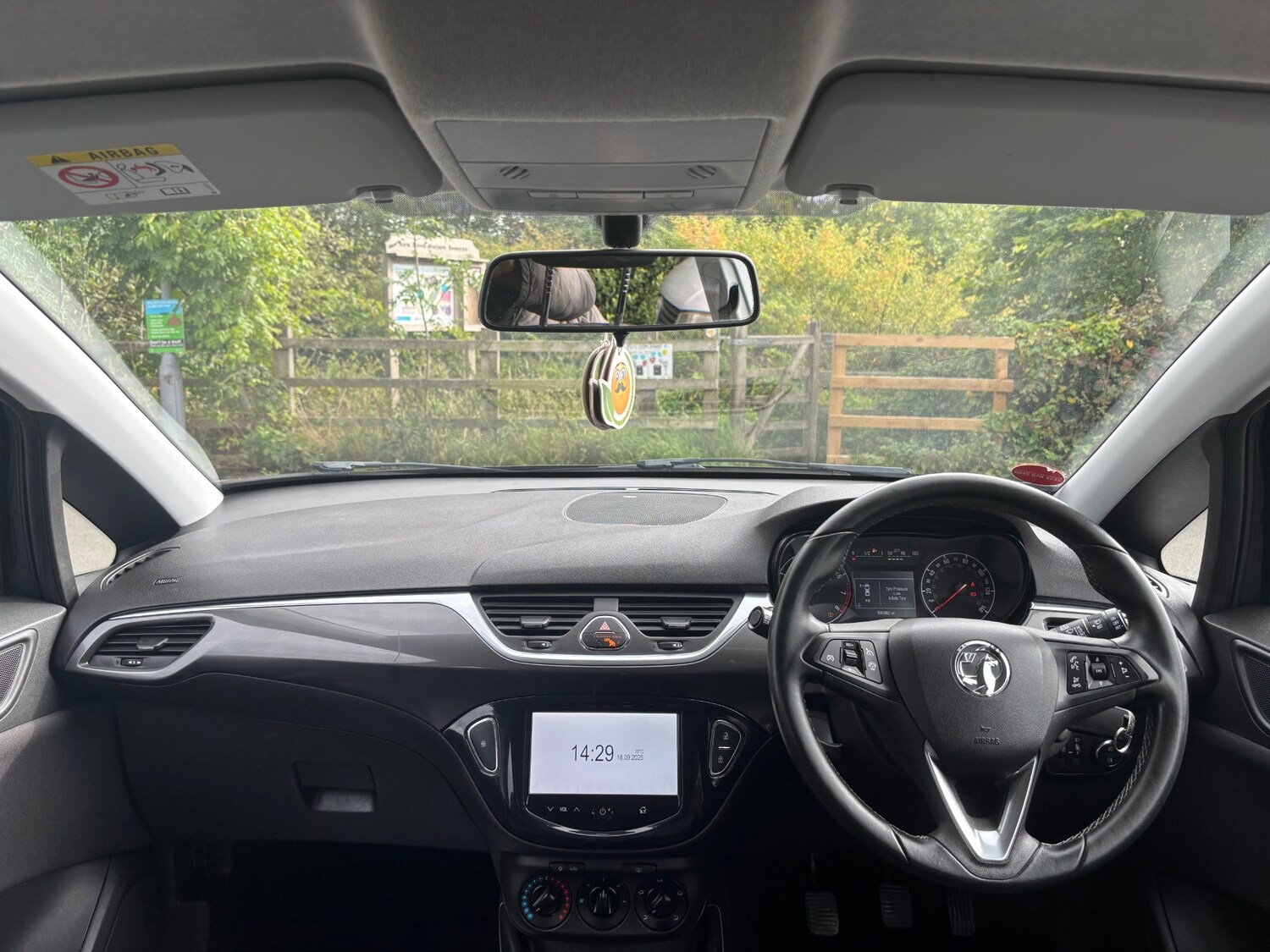 Used Vauxhall Corsa 2015 for sale - 76358394: Photo 3