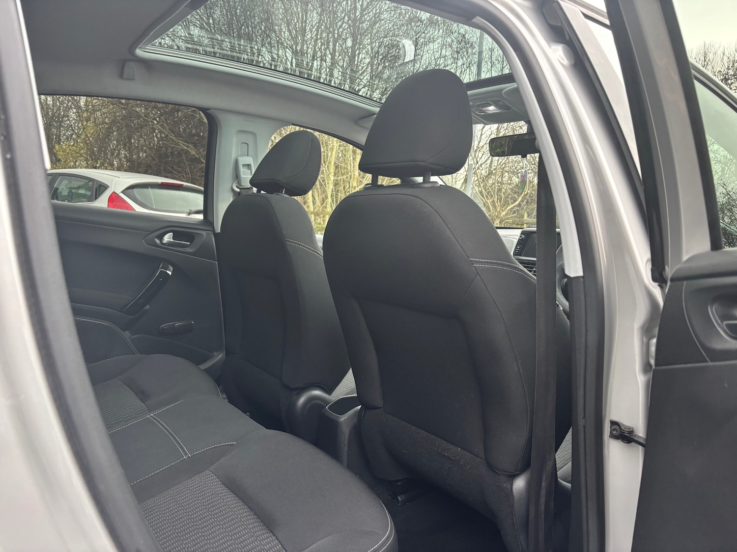 Used Peugeot 208 2014 for sale - 77631302: Photo 14