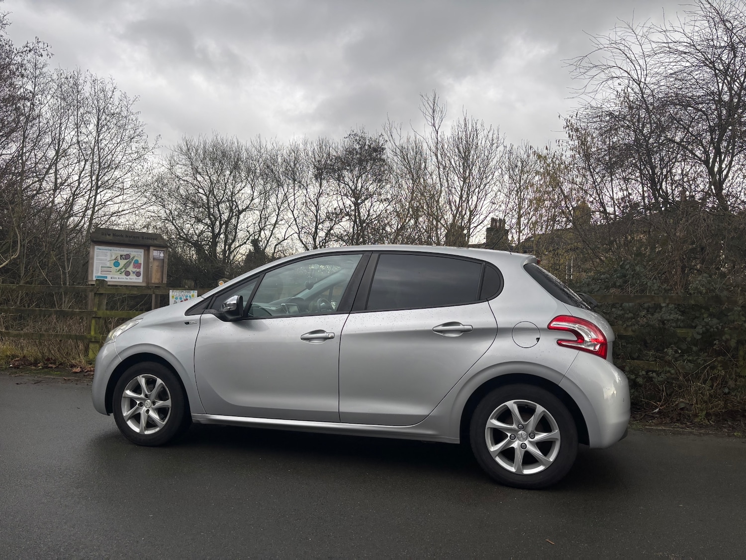 Used Peugeot 208 2014 for sale - 77631302: Photo 4