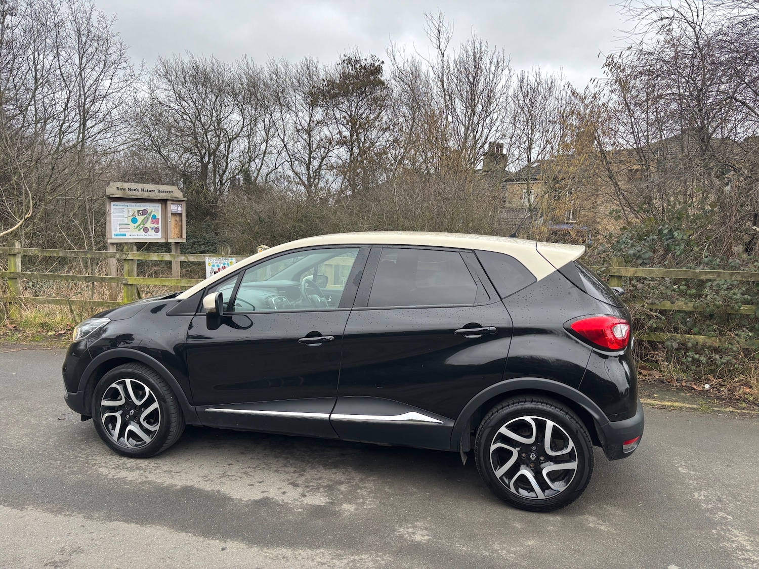 Used Renault Captur 2014 for sale - 77675611: Photo 2