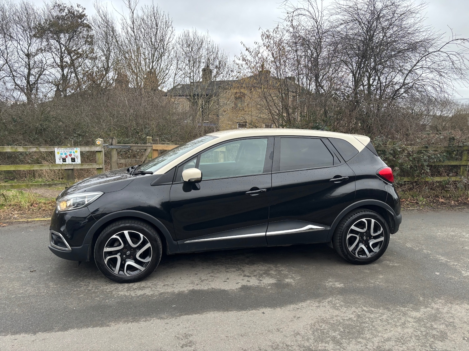 Used Renault Captur 2014 for sale - 77675611: Photo 3