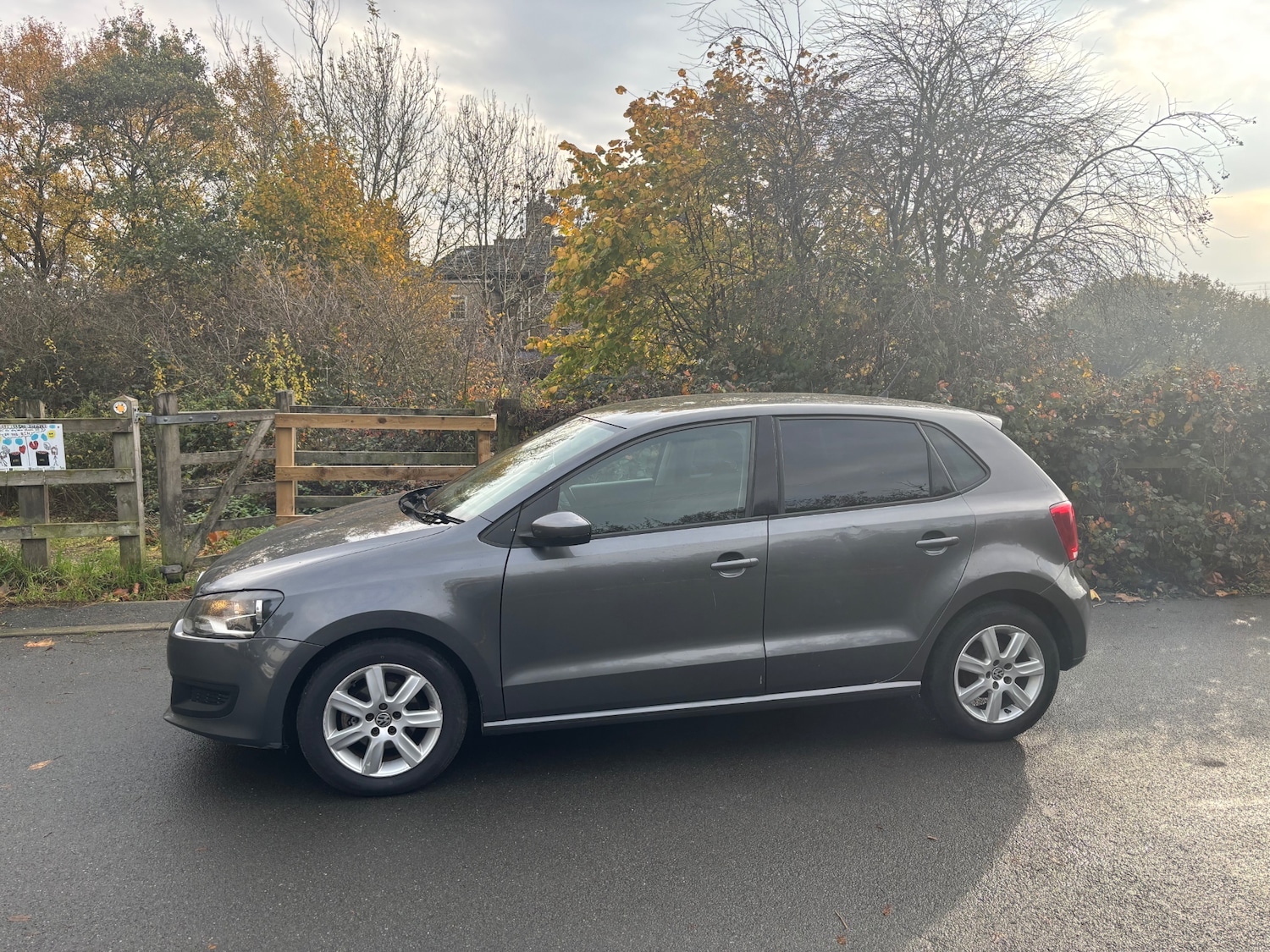 Used Volkswagen Polo 2011 for sale - 76669461: Photo 3