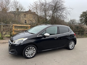Used Peugeot 208 2016 for sale - 77789102: Photo