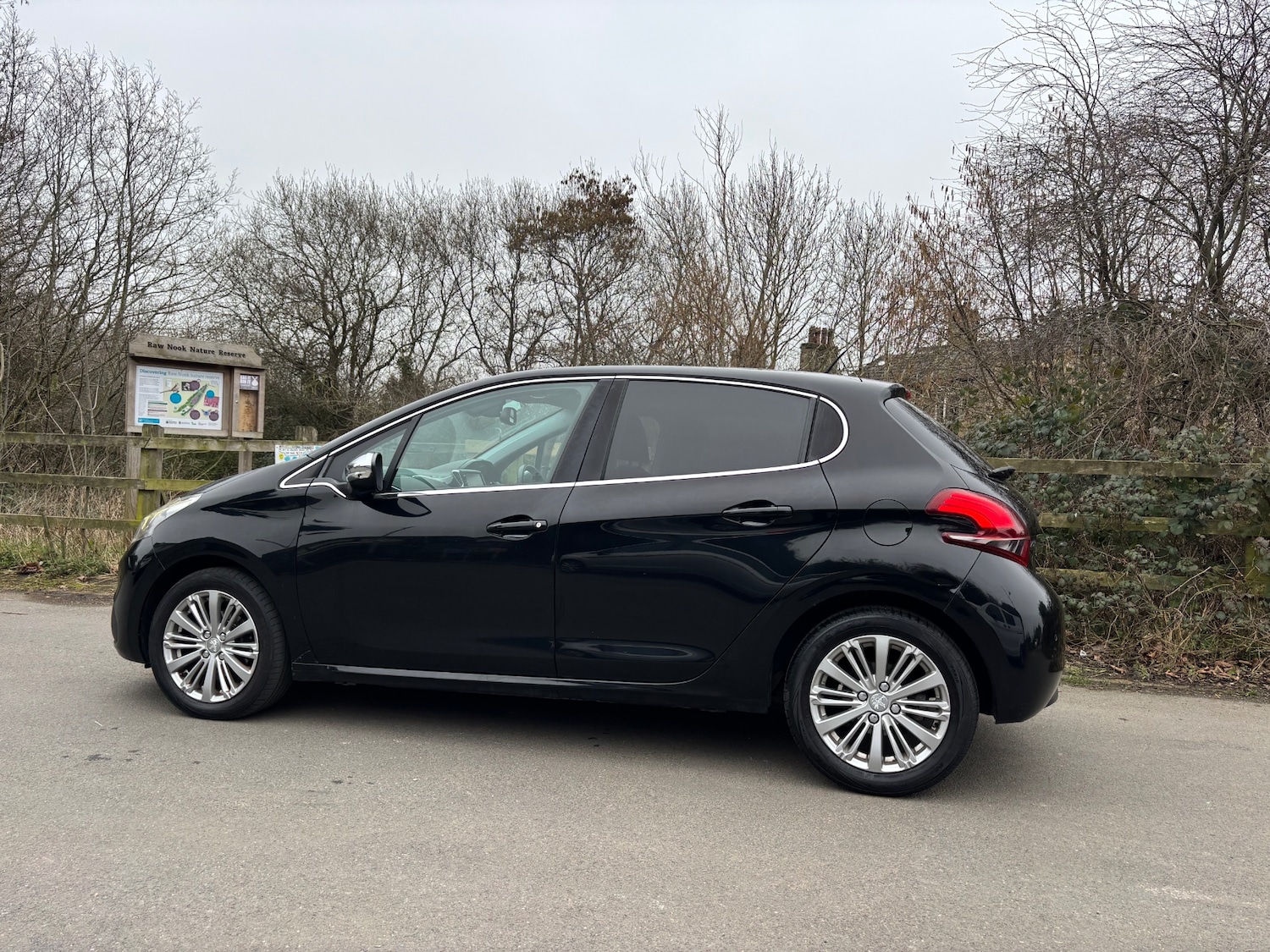 Used Peugeot 208 2016 for sale - 77789102: Photo 5