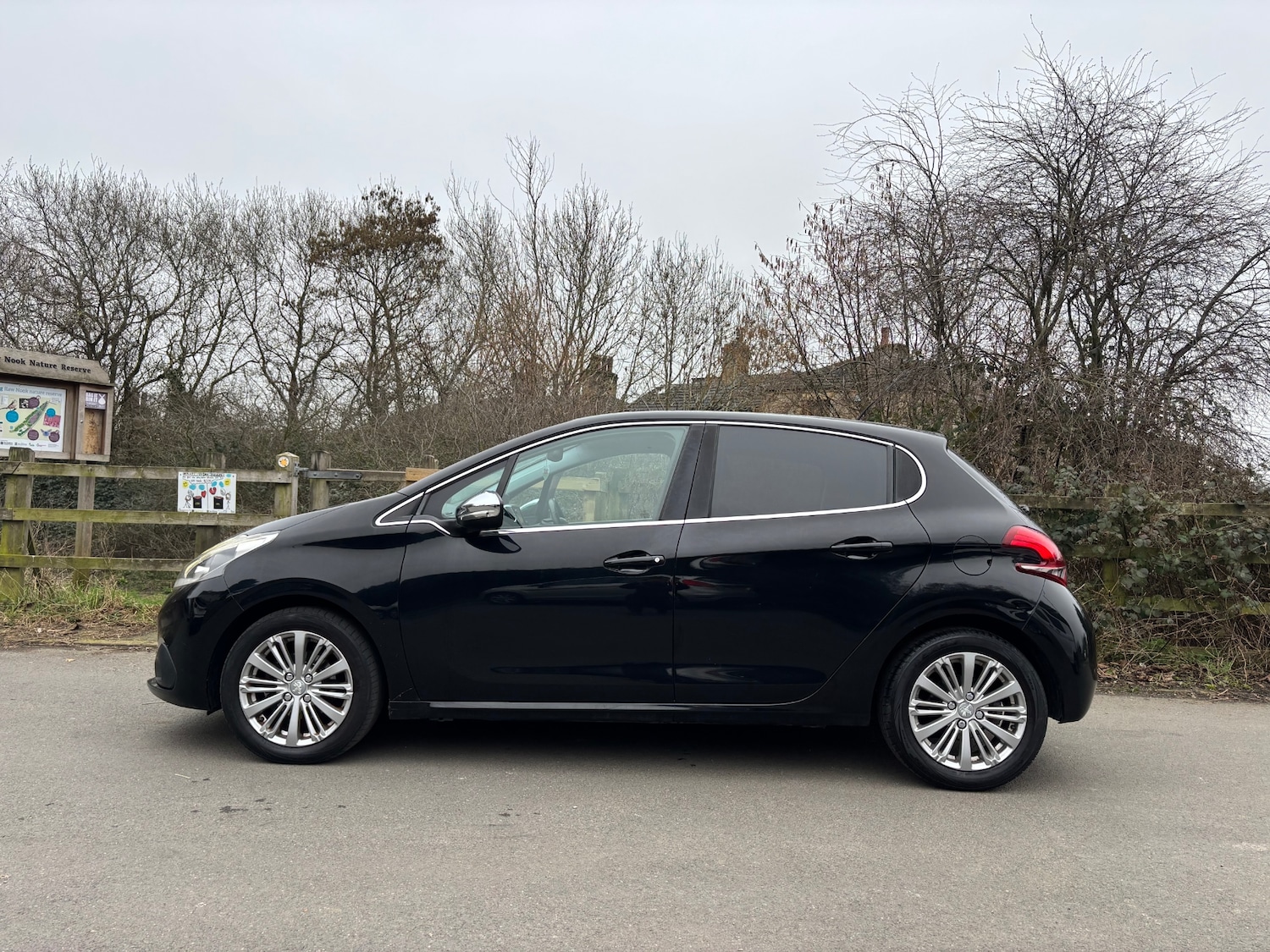 Used Peugeot 208 2016 for sale - 77789102: Photo 8