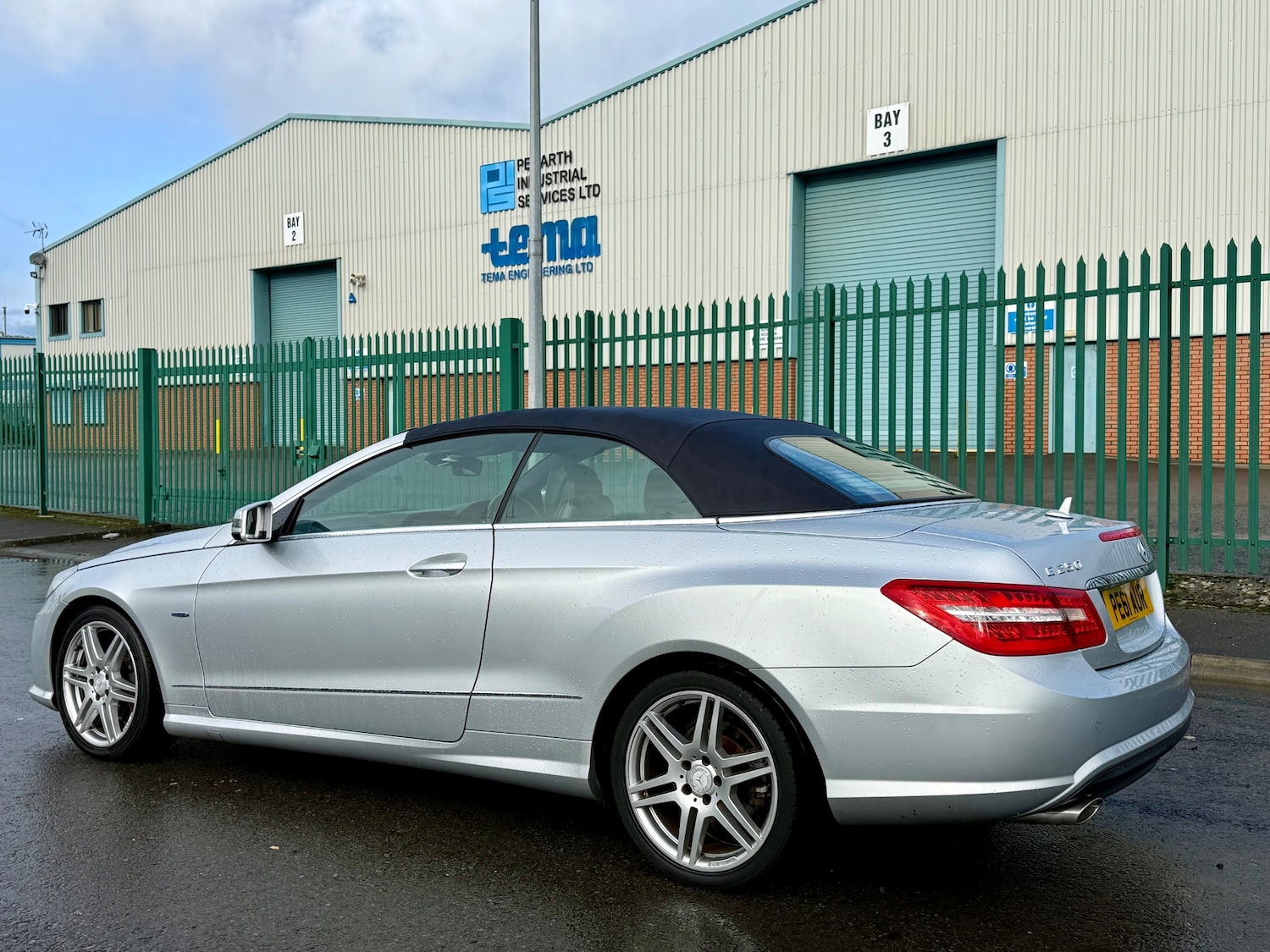 Used Mercedes-Benz E Class 2011 for sale - 77417946: Photo 24