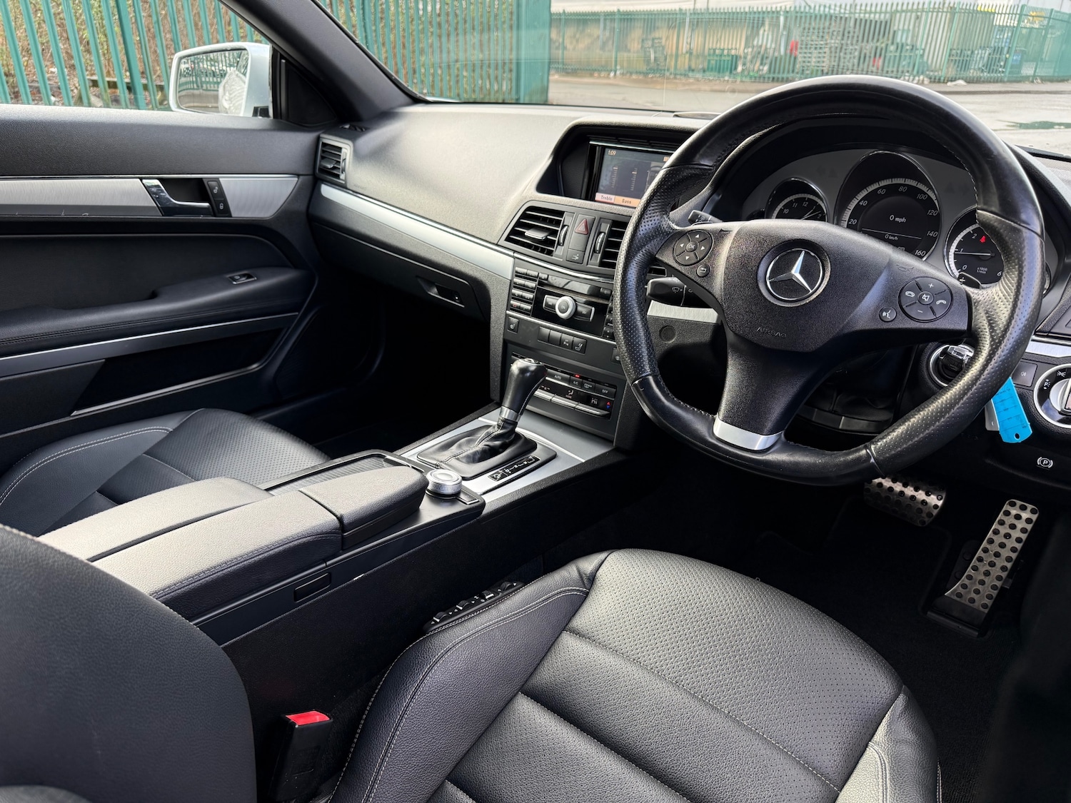 Used Mercedes-Benz E Class 2011 for sale - 77417946: Photo 33