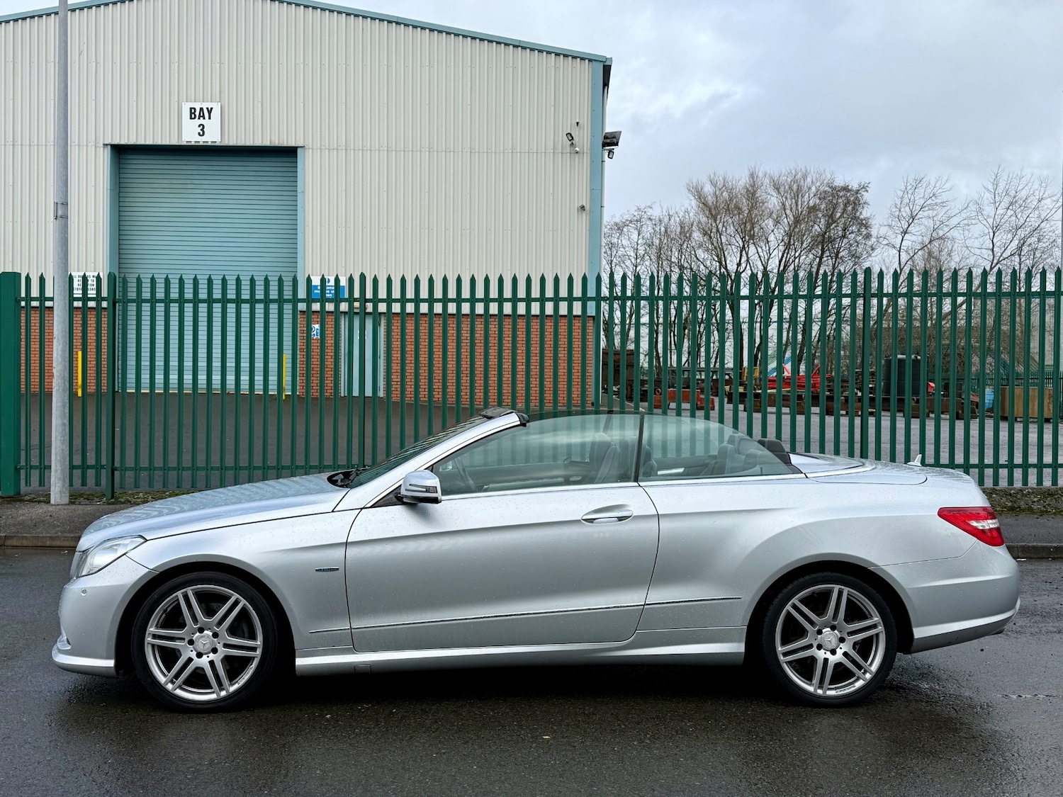 Used Mercedes-Benz E Class 2011 for sale - 77417946: Photo 5