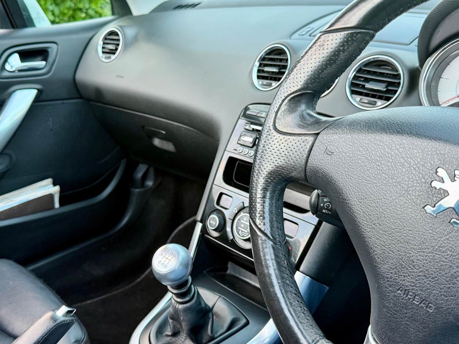 Used Peugeot 308 2010 for sale - 76553723: Photo 15