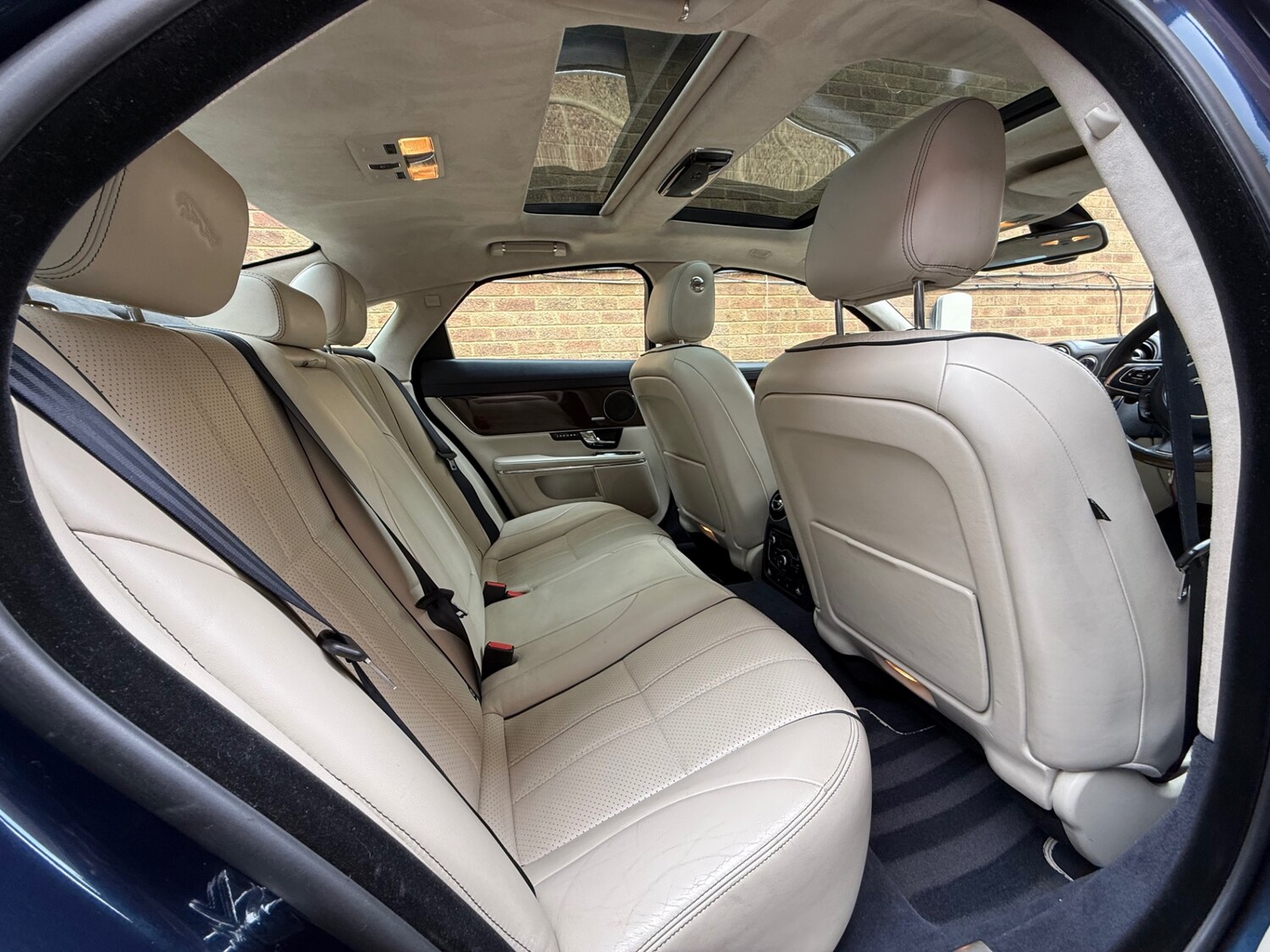 Used Jaguar XJ 2010 for sale - 78105764: Photo 15