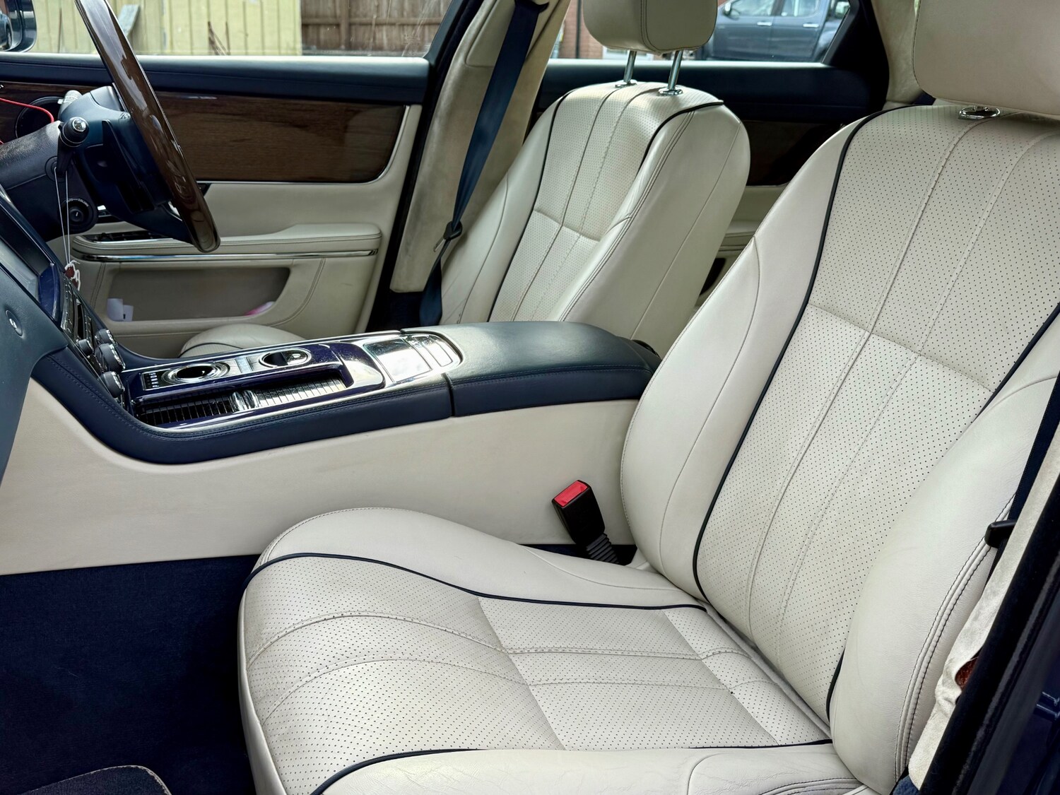 Used Jaguar XJ 2010 for sale - 78105764: Photo 19