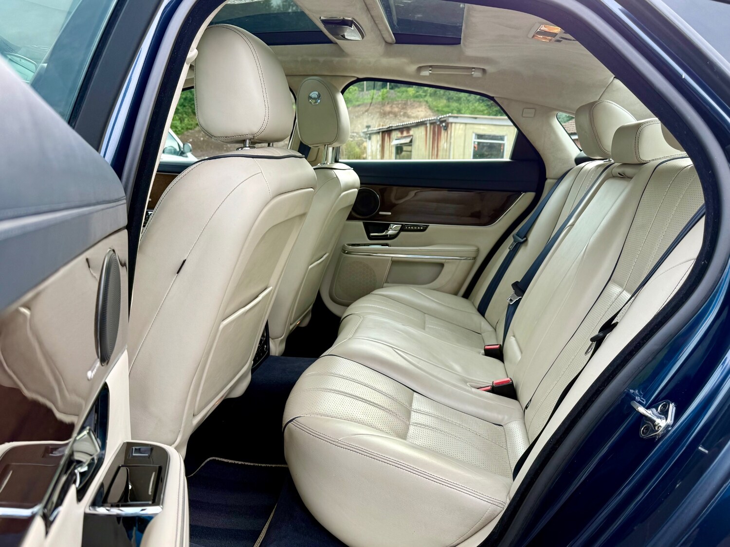 Used Jaguar XJ 2010 for sale - 78105764: Photo 20