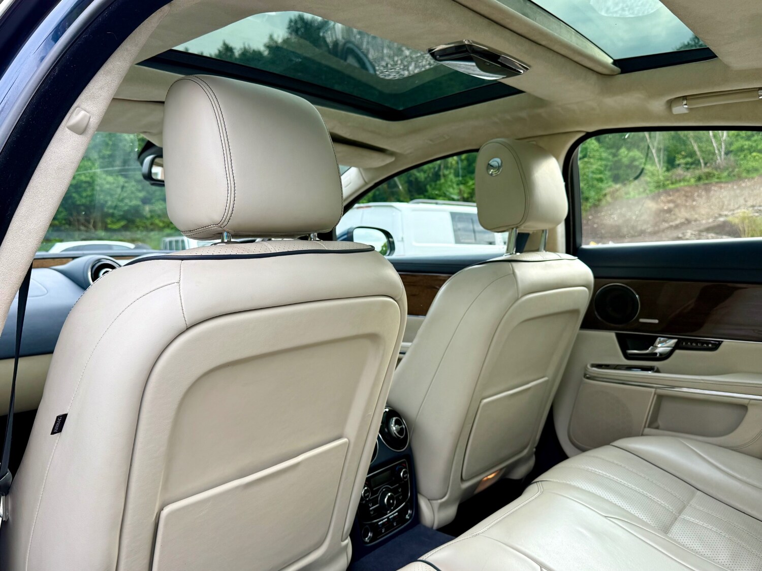 Used Jaguar XJ 2010 for sale - 78105764: Photo 22