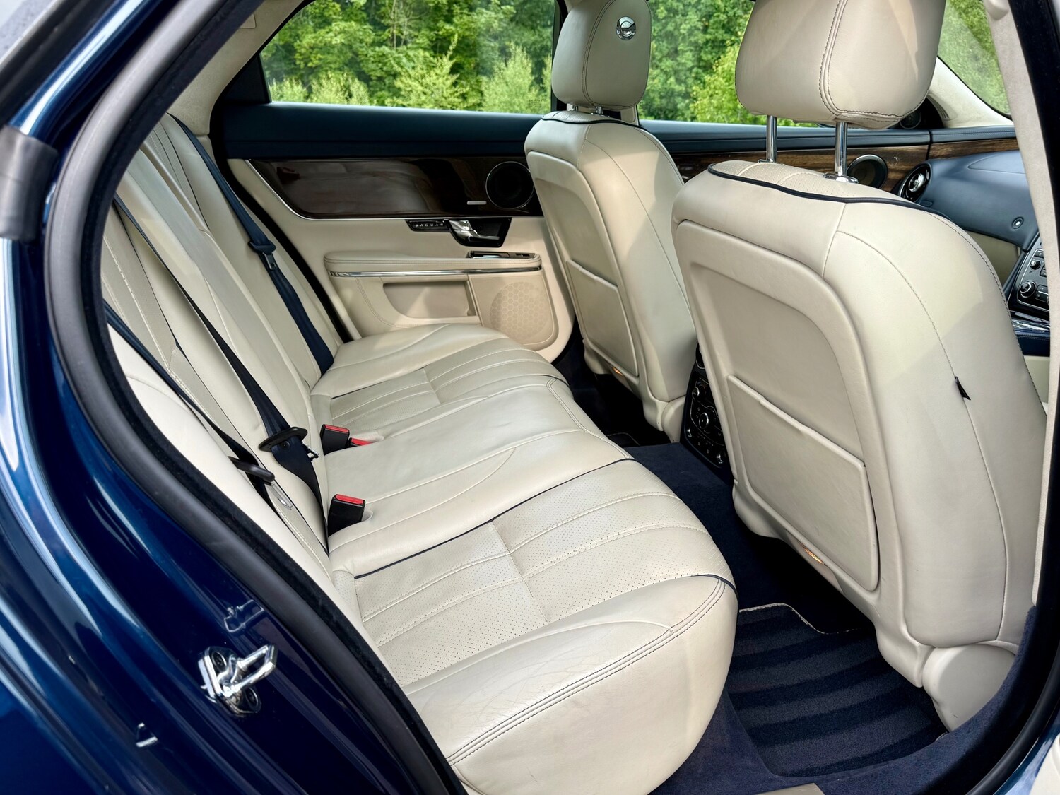 Used Jaguar XJ 2010 for sale - 78105764: Photo 24