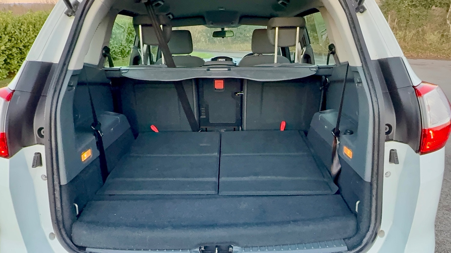 Used Ford Grand C-Max 2012 for sale - 76626777: Photo 26