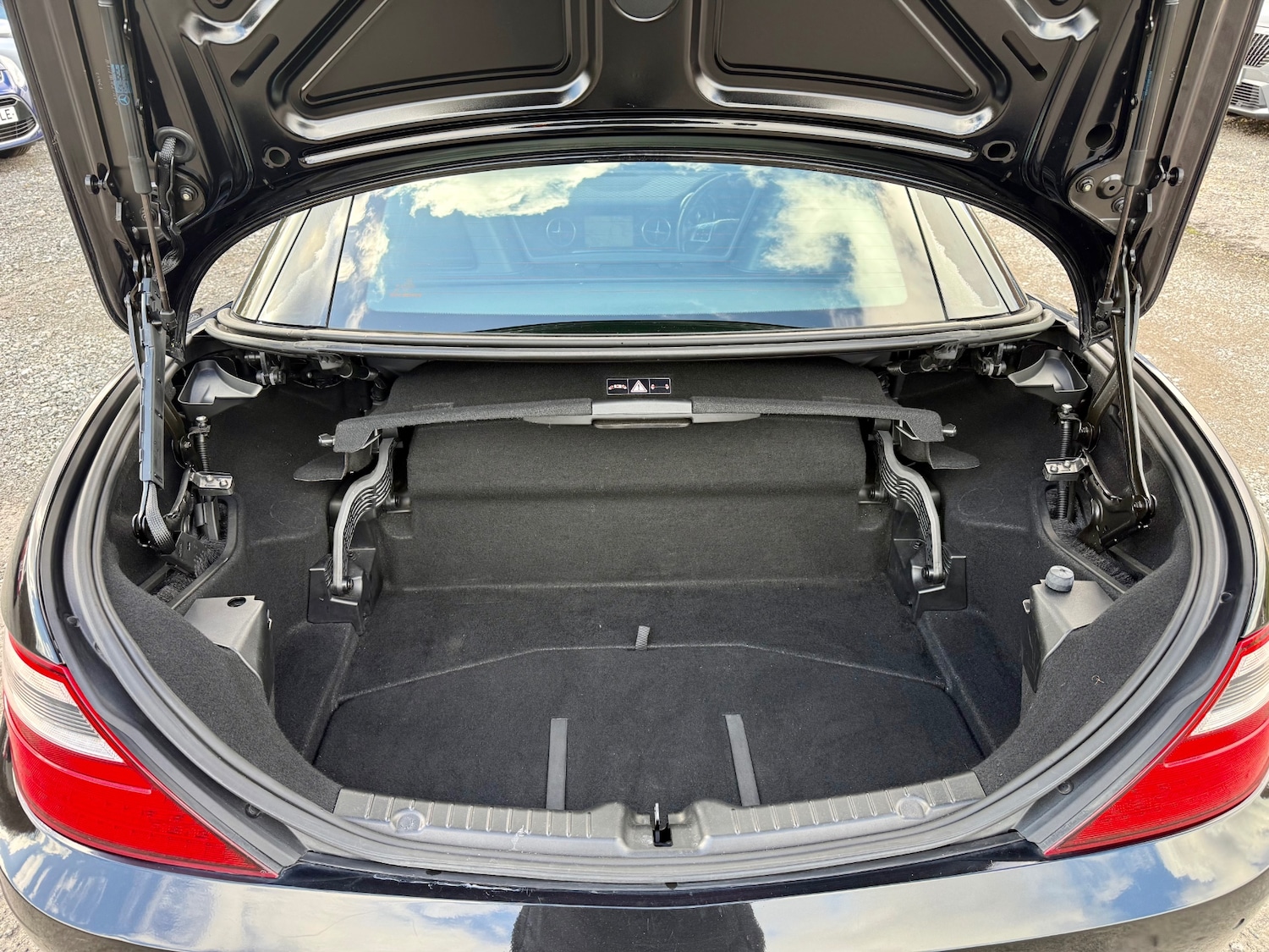 Used Mercedes-Benz SLK 2011 for sale - 77845208: Photo 22