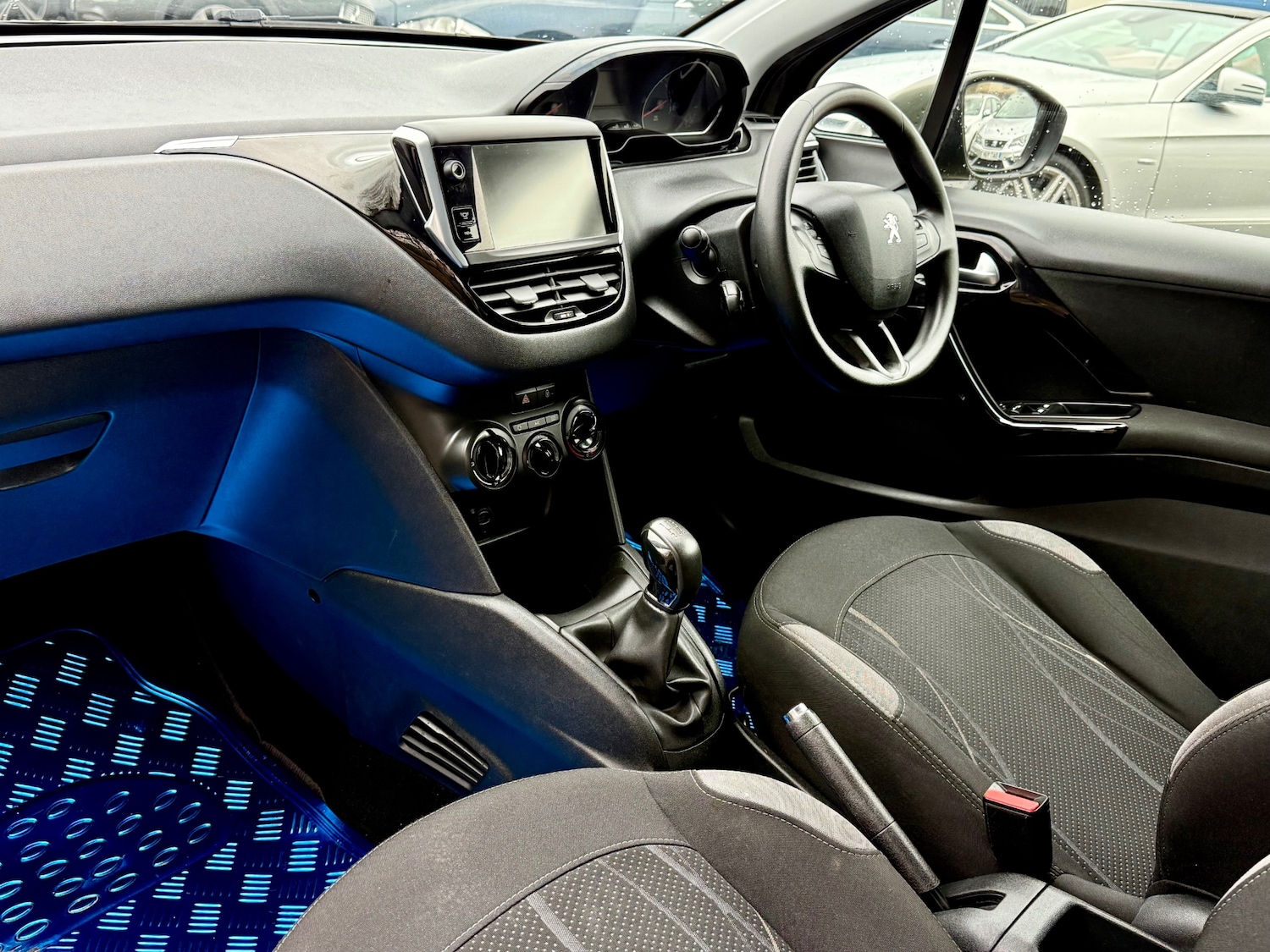 Used Peugeot 208 2014 for sale - 77459575: Photo 14