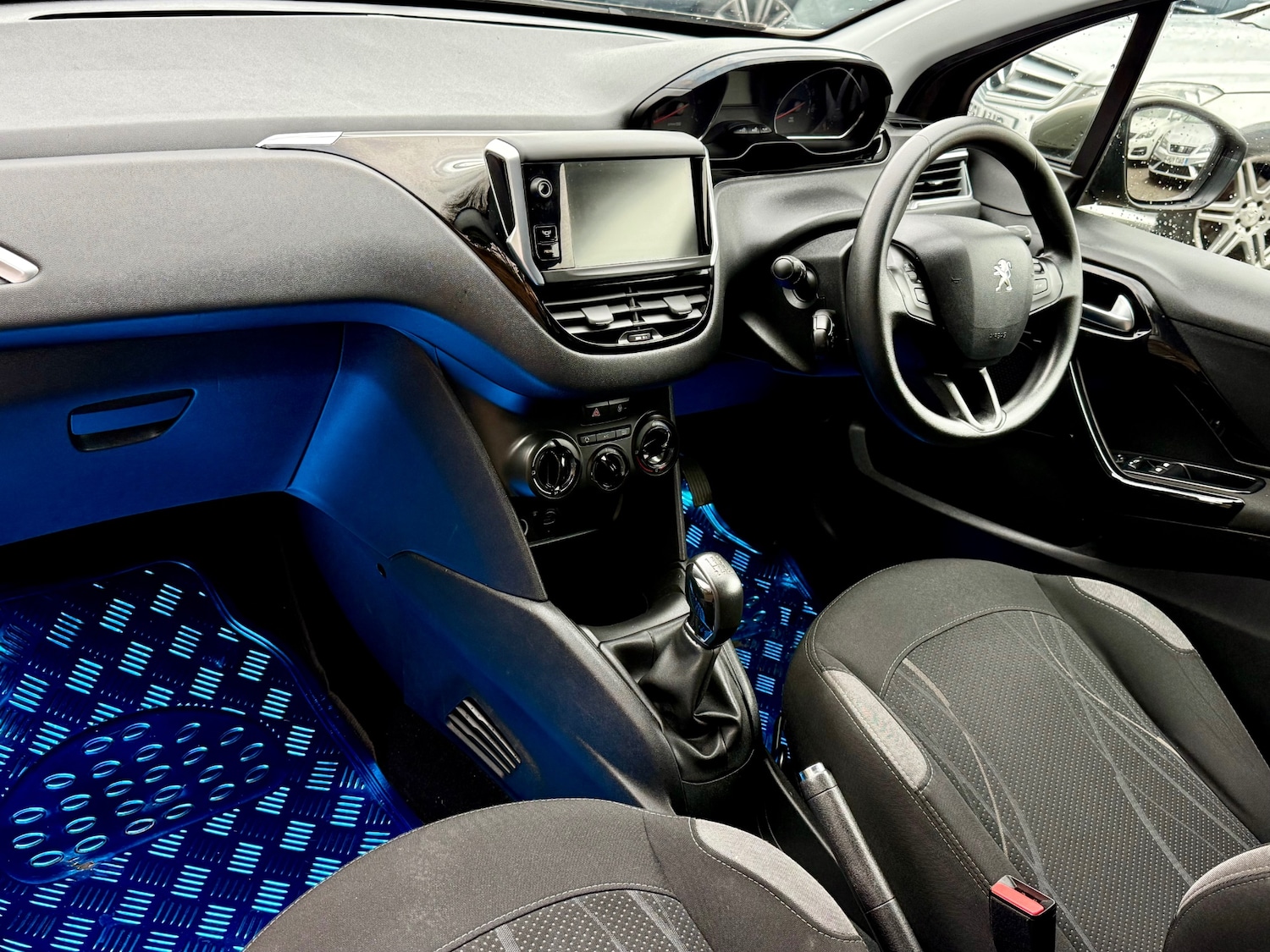 Used Peugeot 208 2014 for sale - 77459575: Photo 20