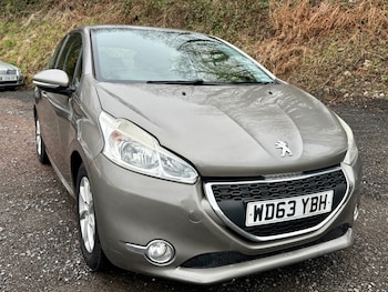 Used Peugeot 208 2014 for sale - 77459575: Photo