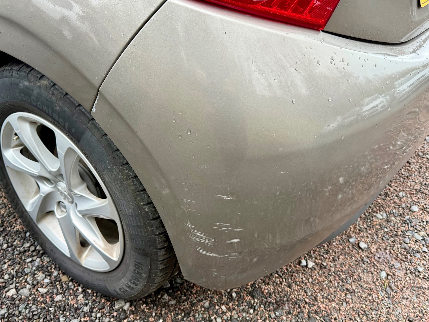 Used Peugeot 208 2014 for sale - 77459575: Photo 8