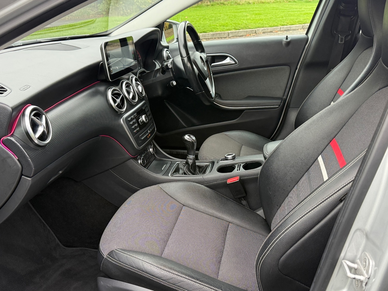 Used Mercedes-Benz A-Class 2014 for sale - 76358304: Photo 16