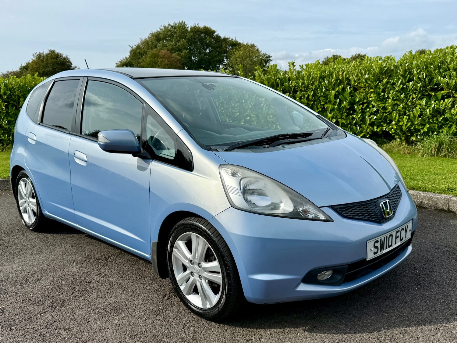 Used Honda Jazz 2010 for sale - 76107578: Photo 1