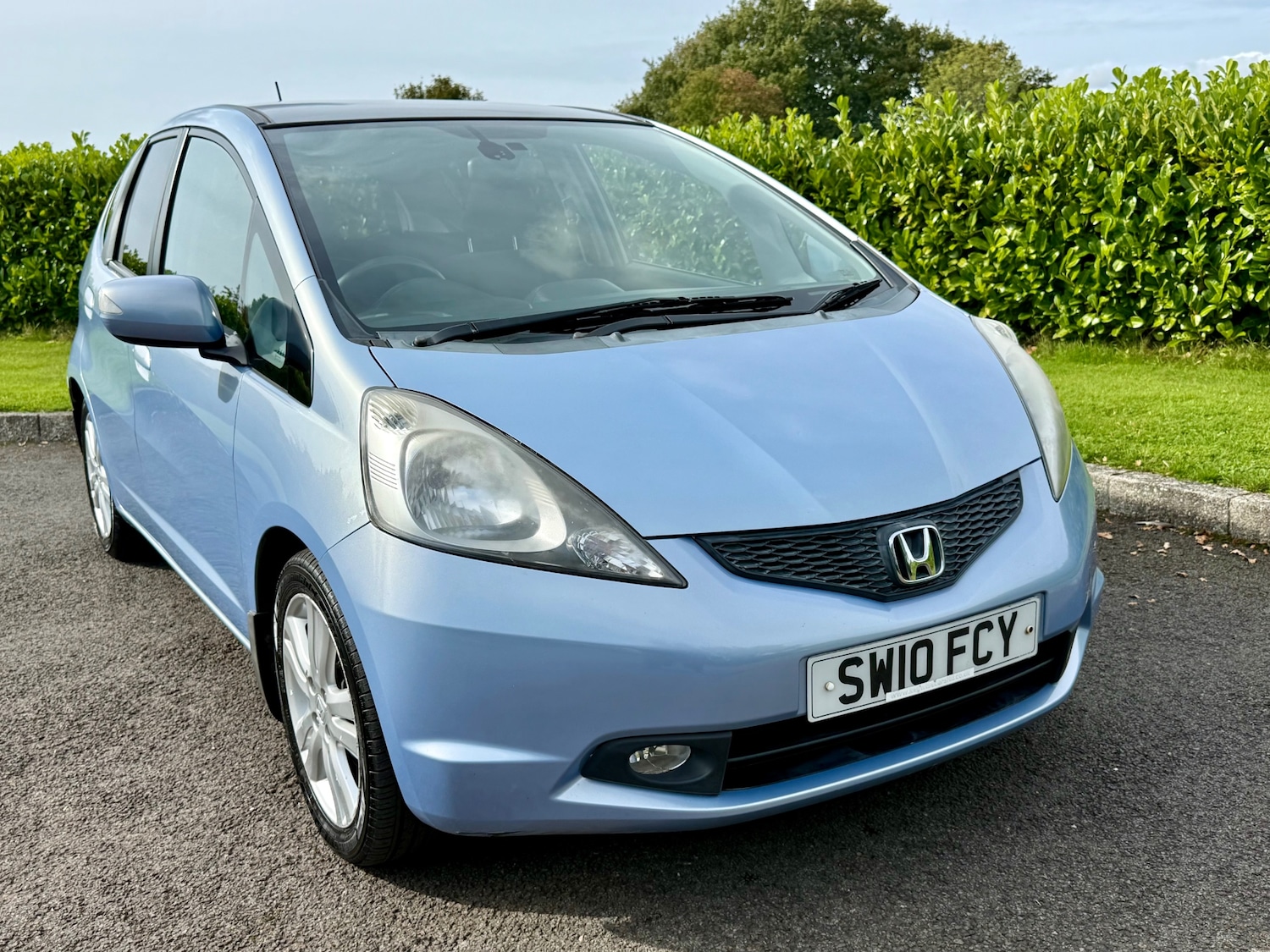 Used Honda Jazz 2010 for sale - 76107578: Photo 2