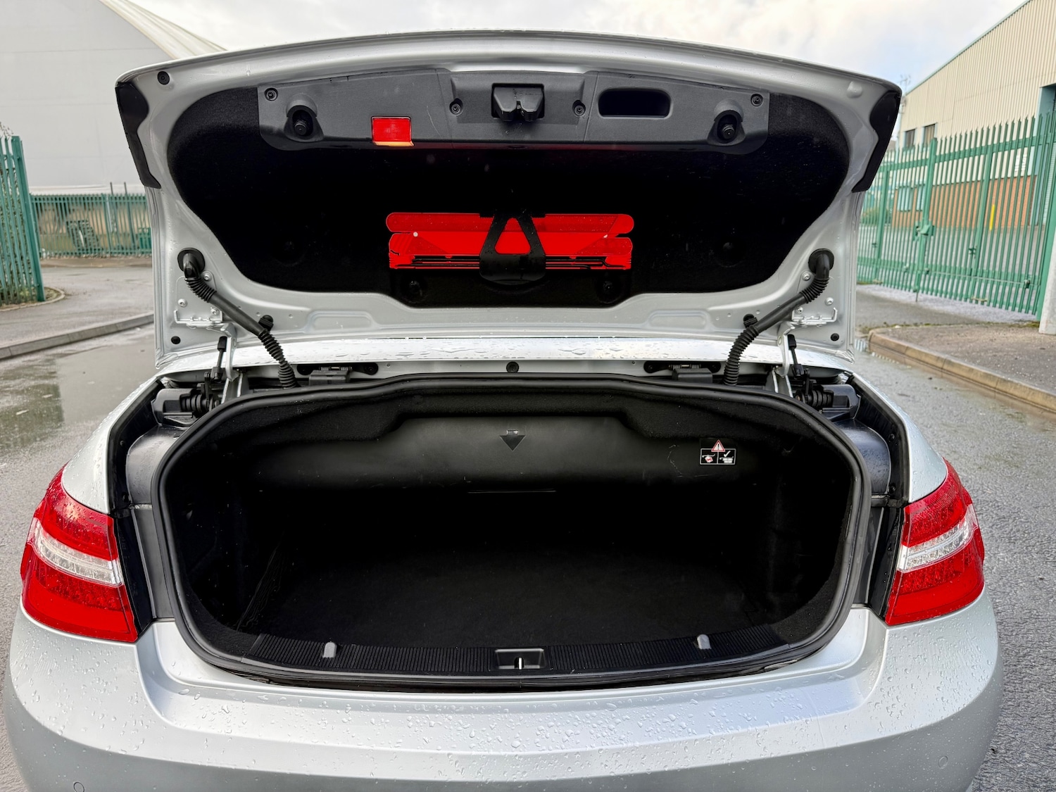 Used Mercedes-Benz E Class 2011 for sale - 78196583: Photo 35