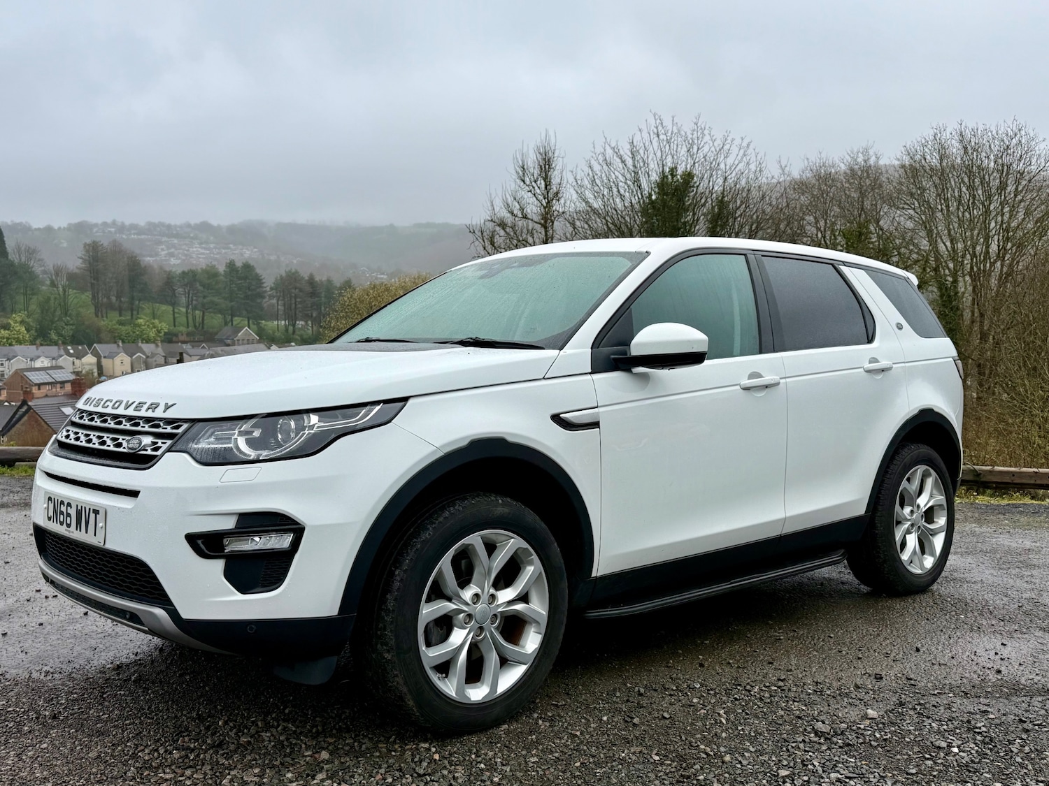 Used Land Rover Discovery Sport 2016 for sale - 78011349: Photo 2