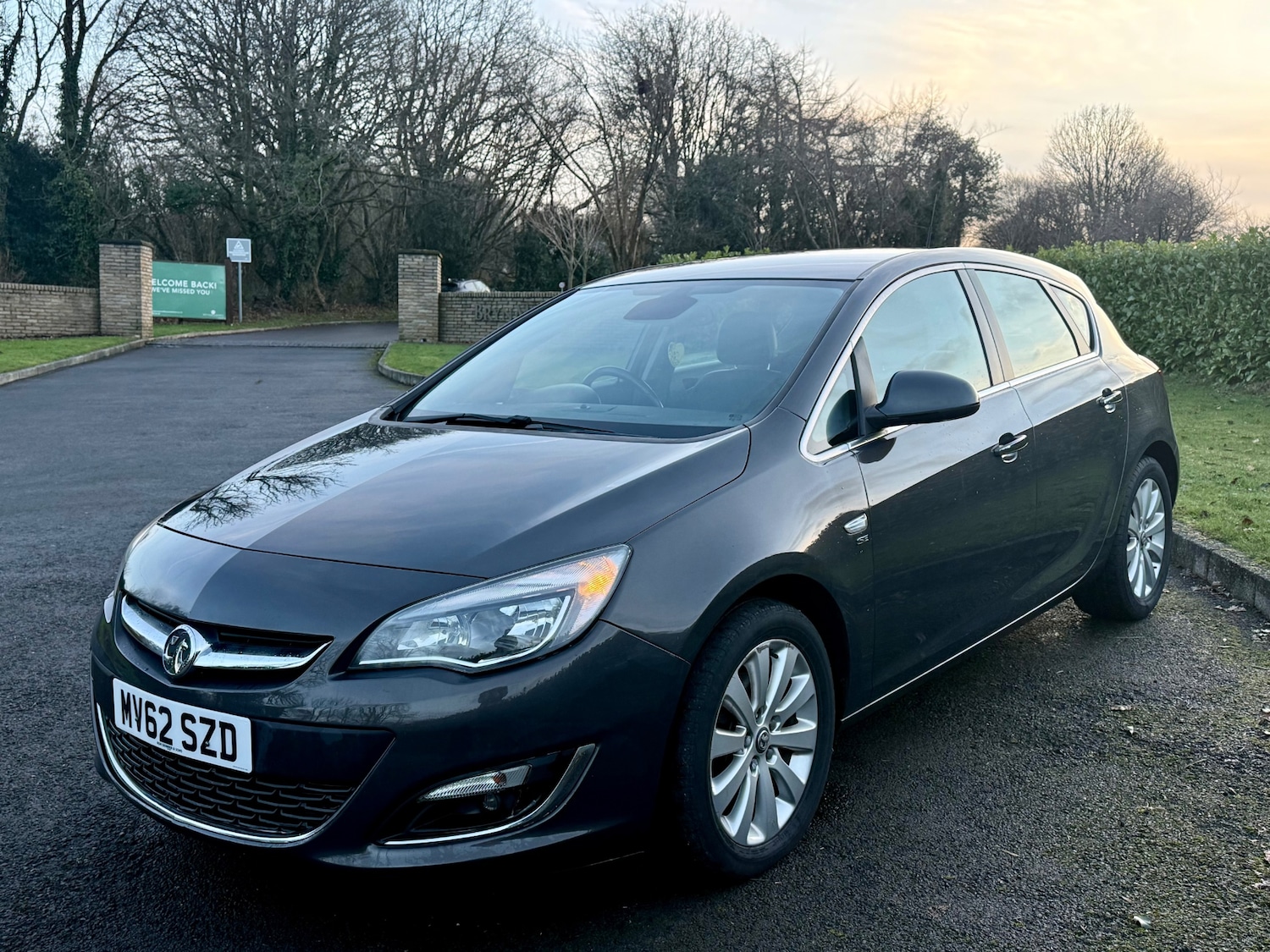 Used Vauxhall Astra 2013 for sale - 76969919: Photo 2
