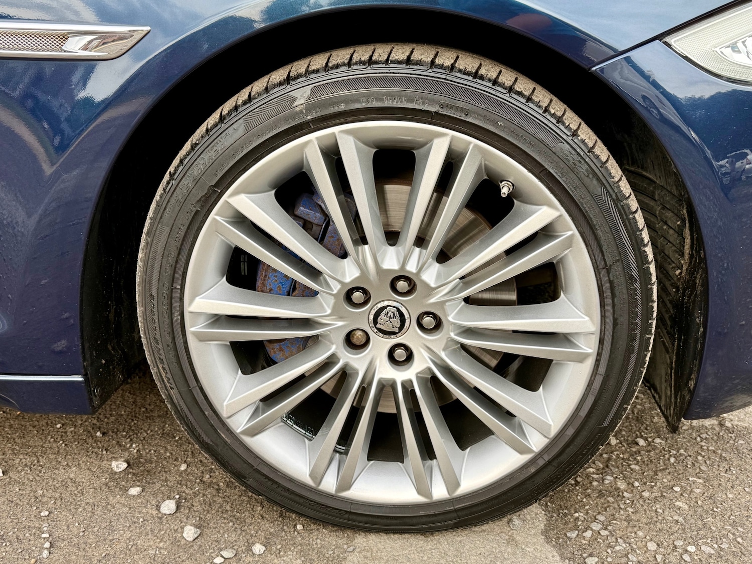 Used Jaguar XJ 2010 for sale - 74843328: Photo 27