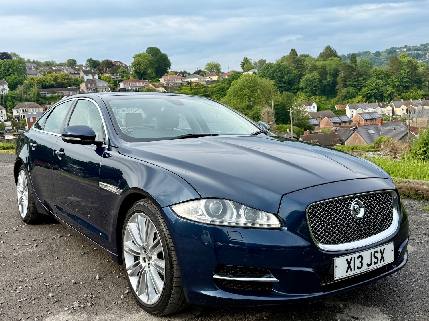 Used Jaguar XJ 2010 for sale - 74843328: Photo 3