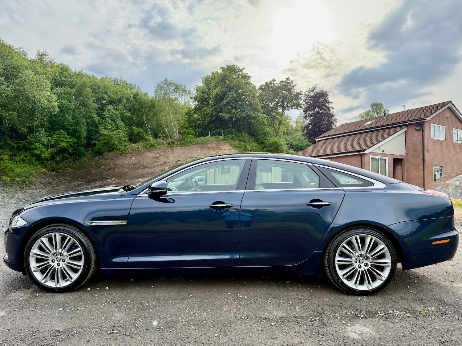 Used Jaguar XJ 2010 for sale - 74843328: Photo 6