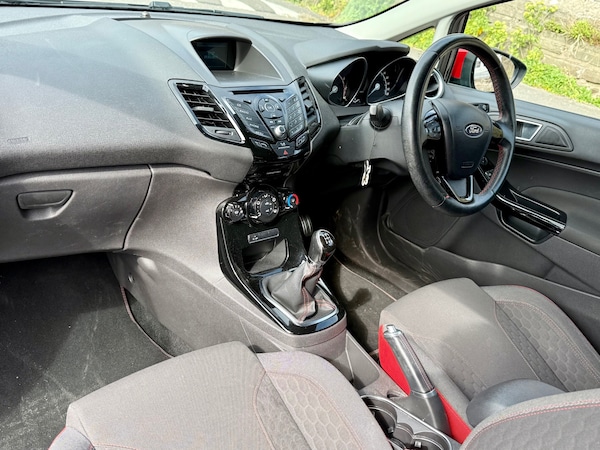 Used Ford Fiesta 2015 for sale - 74075369: Photo 15