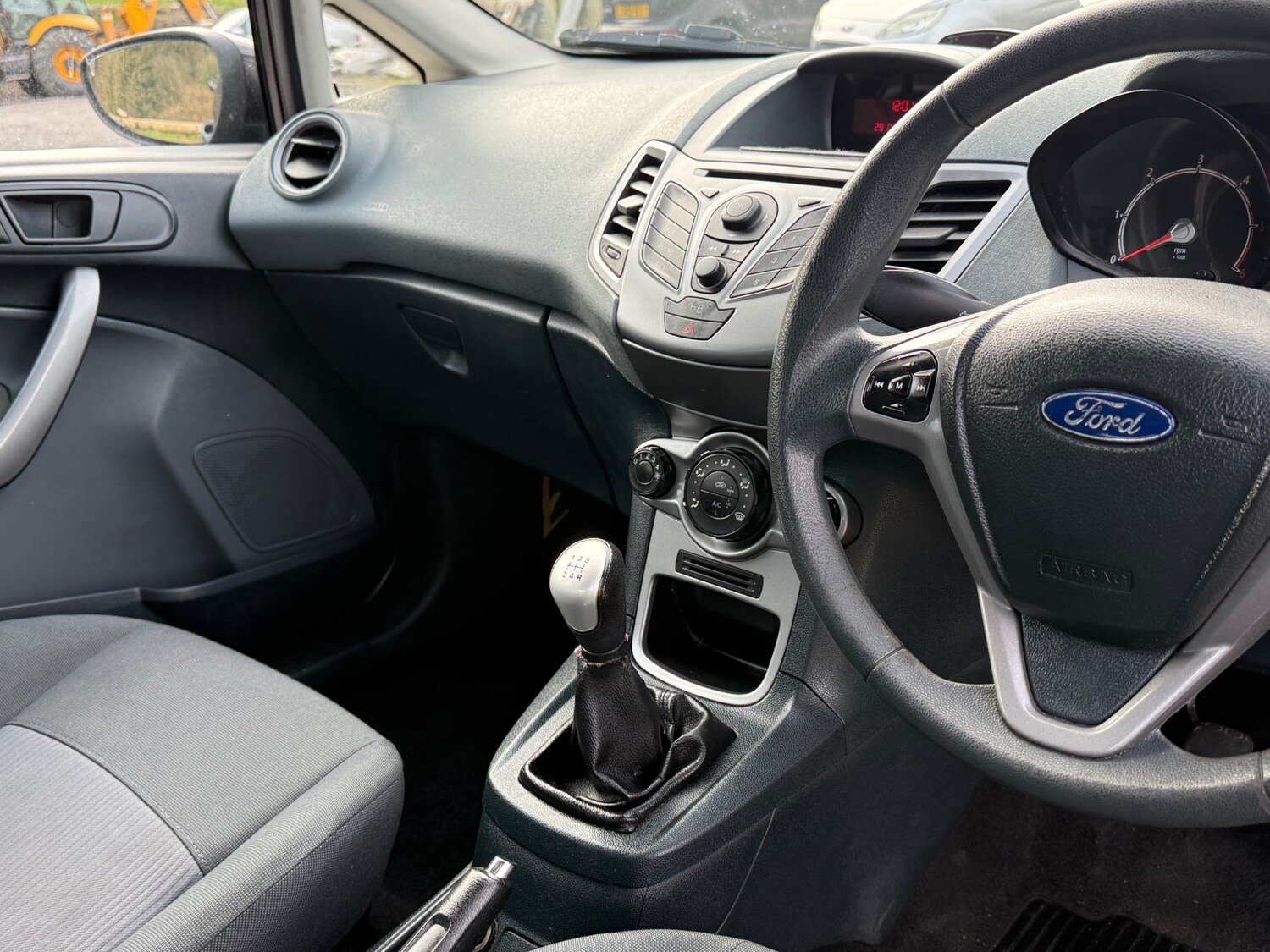 Used Ford Fiesta 2011 for sale - 78106040: Photo 16