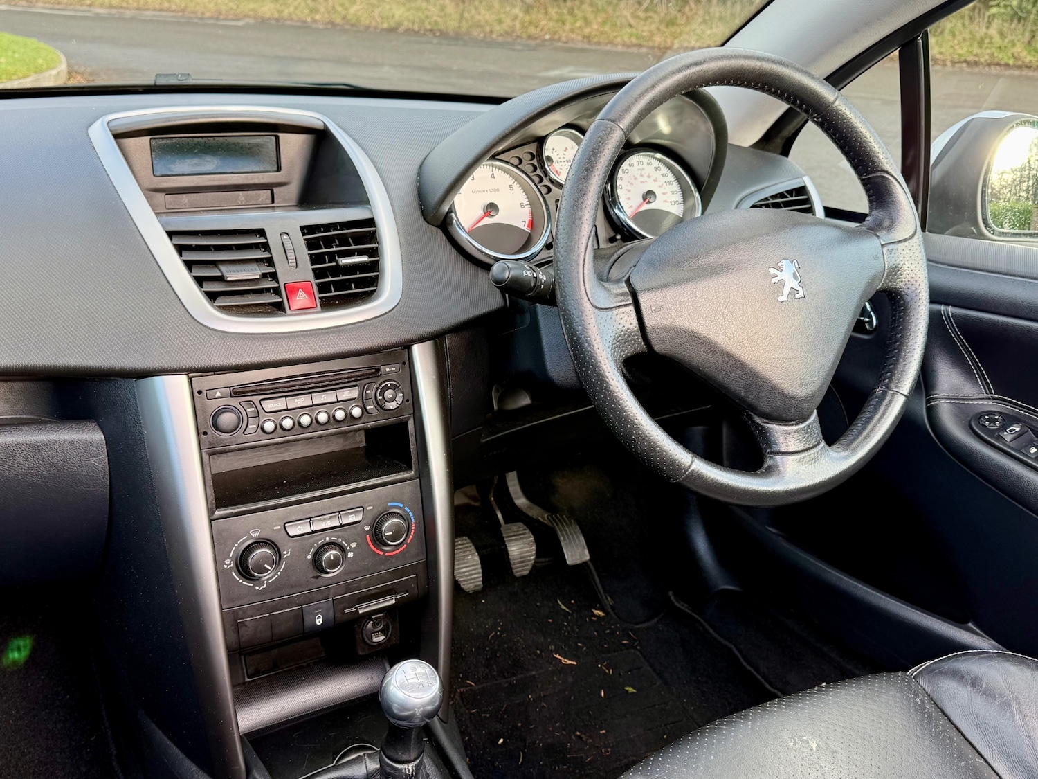 Used Peugeot 207 2010 for sale - 77136608: Photo 19