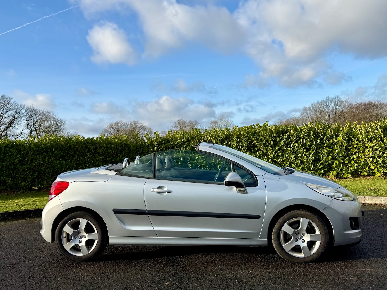 Used Peugeot 207 2010 for sale - 77136608: Photo 4