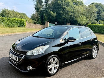 Used Peugeot 208 2015 for sale - 79335974: Photo