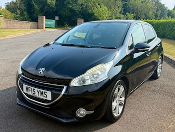 Used Peugeot 208 2015 for sale - 79335974: Photo