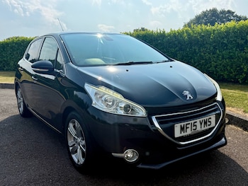 Used Peugeot 208 2015 for sale - 79335974: Photo