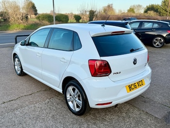 Used Volkswagen Polo 2016 for sale - 77671609: Photo