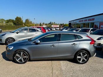 Used Volvo V40 2018 for sale - 78347942: Photo