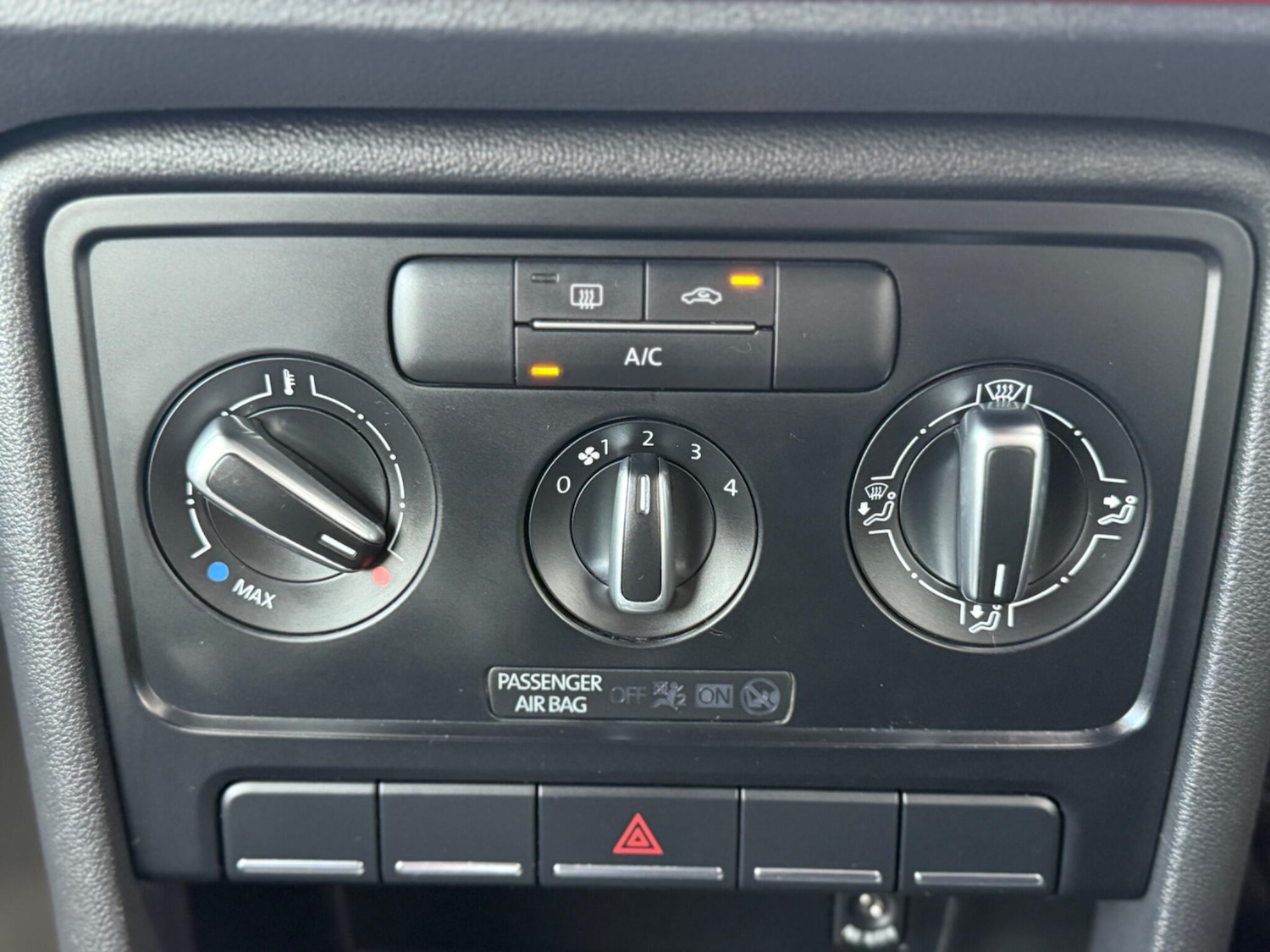 Used Volkswagen Beetle 2013 for sale - 77190451: Photo 25