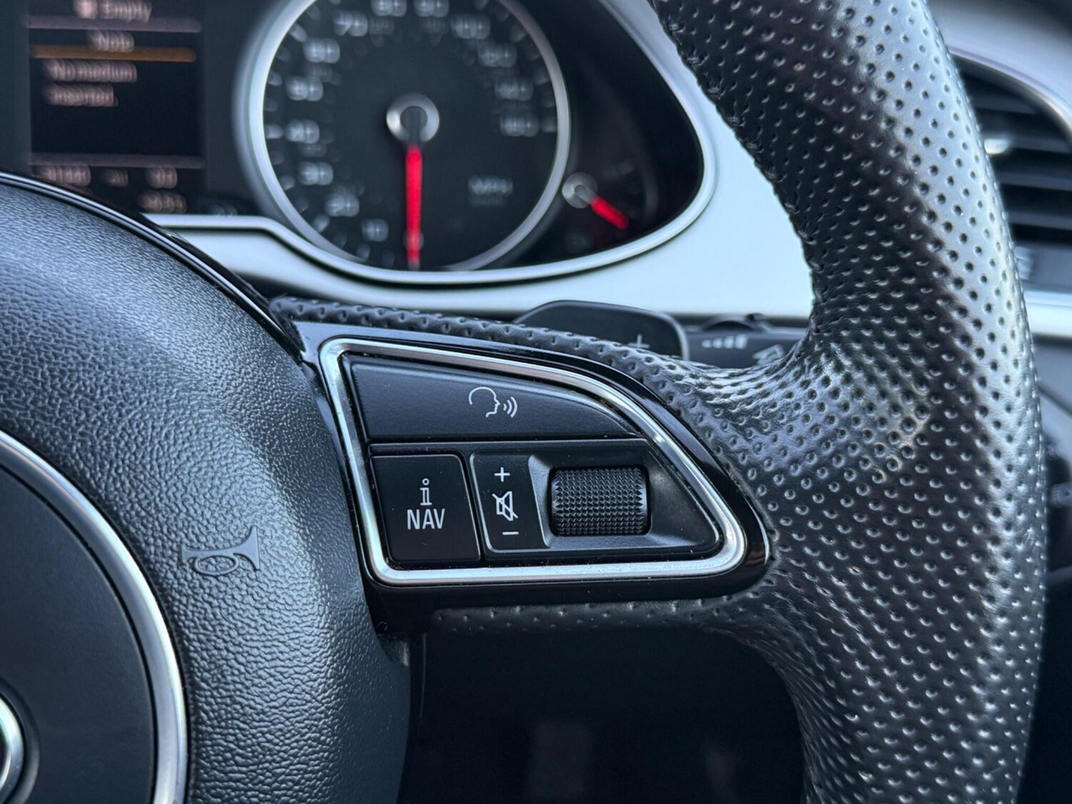 Used Audi A4 2015 for sale - 77131607: Photo 32