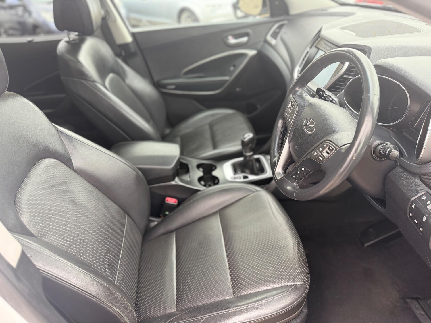 Used Hyundai Santa Fe 2017 for sale - 76499402: Photo 12