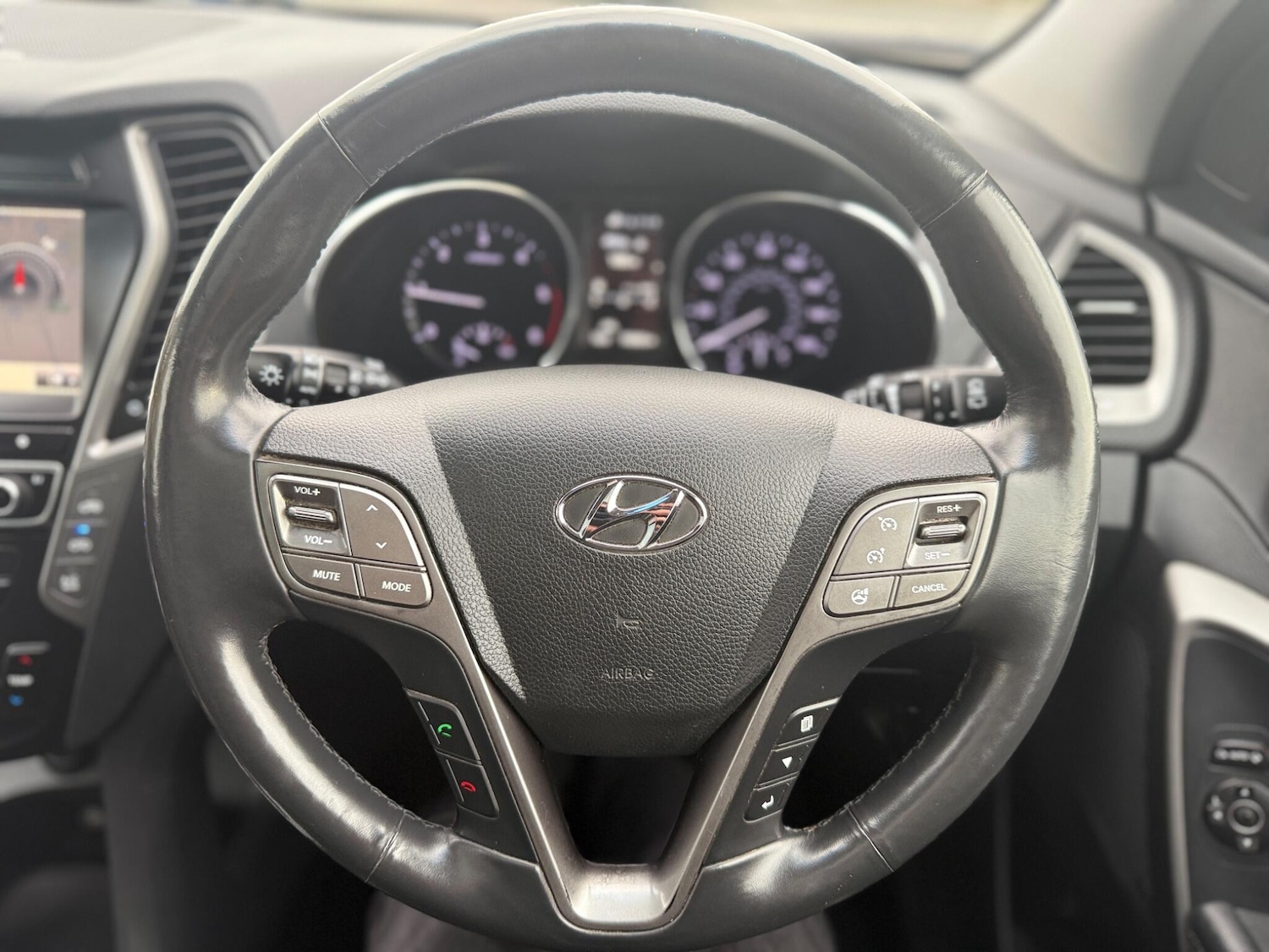 Used Hyundai Santa Fe 2017 for sale - 76499402: Photo 25