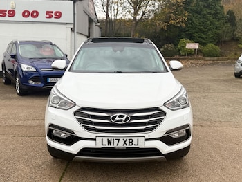 Used Hyundai Santa Fe 2017 for sale - 76499402: Photo