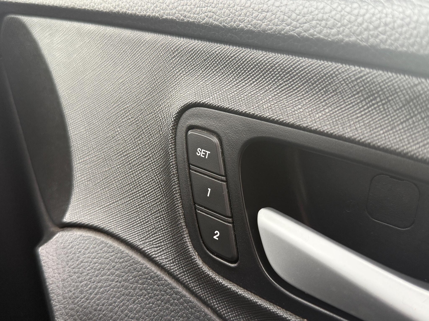 Used Hyundai Santa Fe 2017 for sale - 76499402: Photo 37